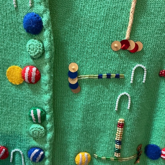 Michael Simon Size Small Green Embellished Knit Croquet Sweater. - Picture 5 of 5